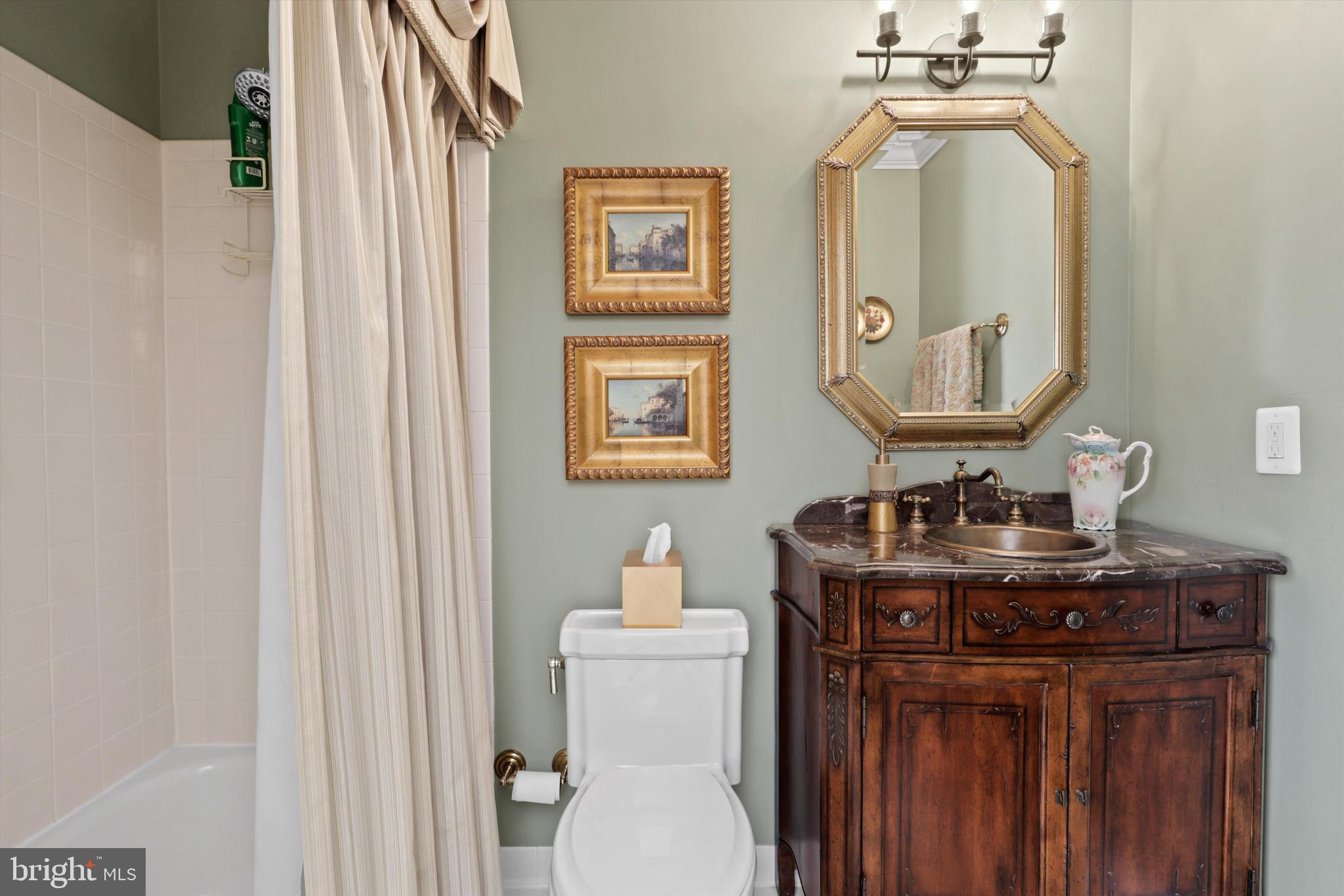 9704 Huntmaster Road Gaithersburg, MD 20882 - Photo 25 of 69 Bathroom