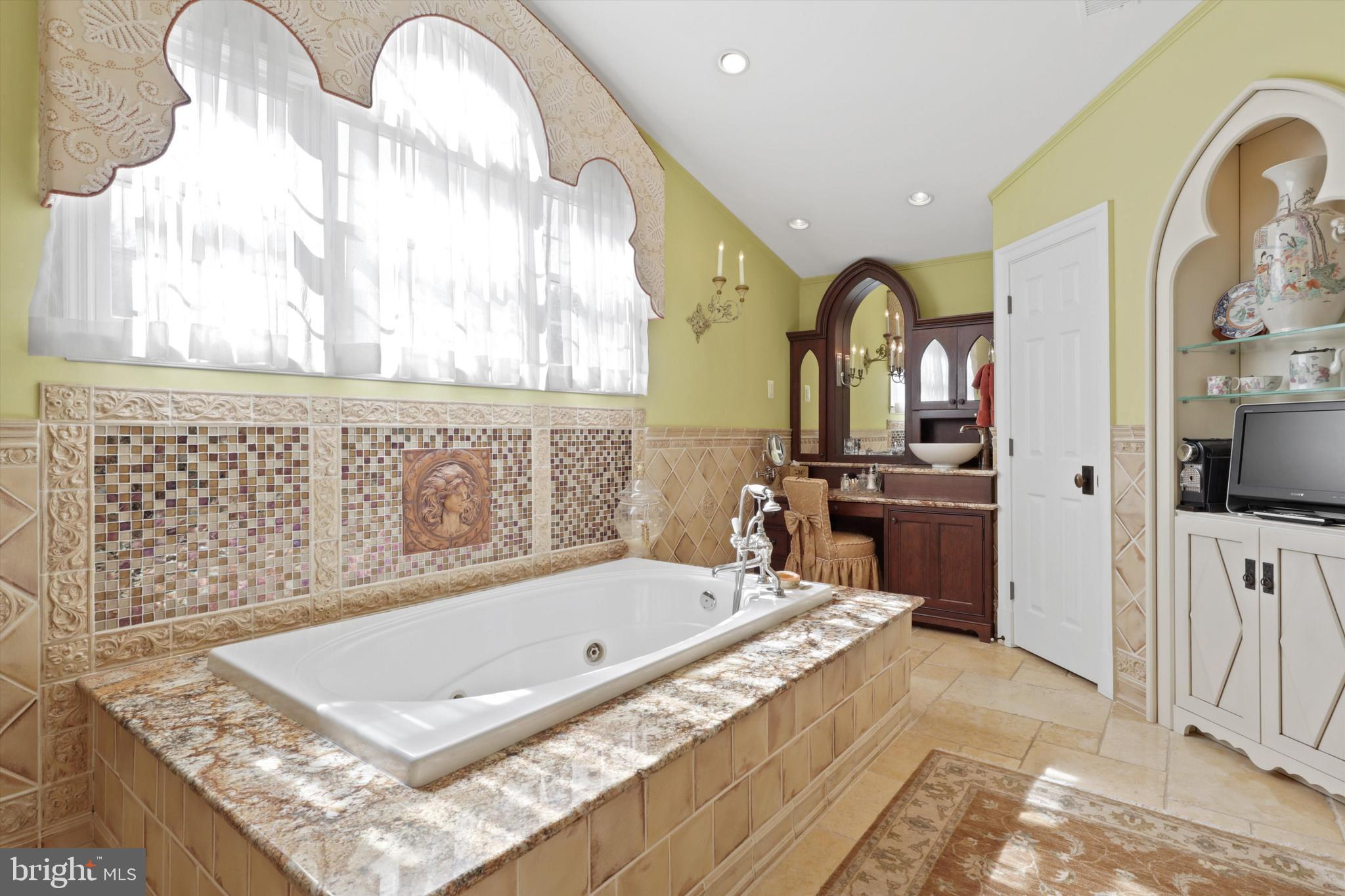 9704 Huntmaster Road Gaithersburg, MD 20882 - Photo 5 of 69 Master Bathroom