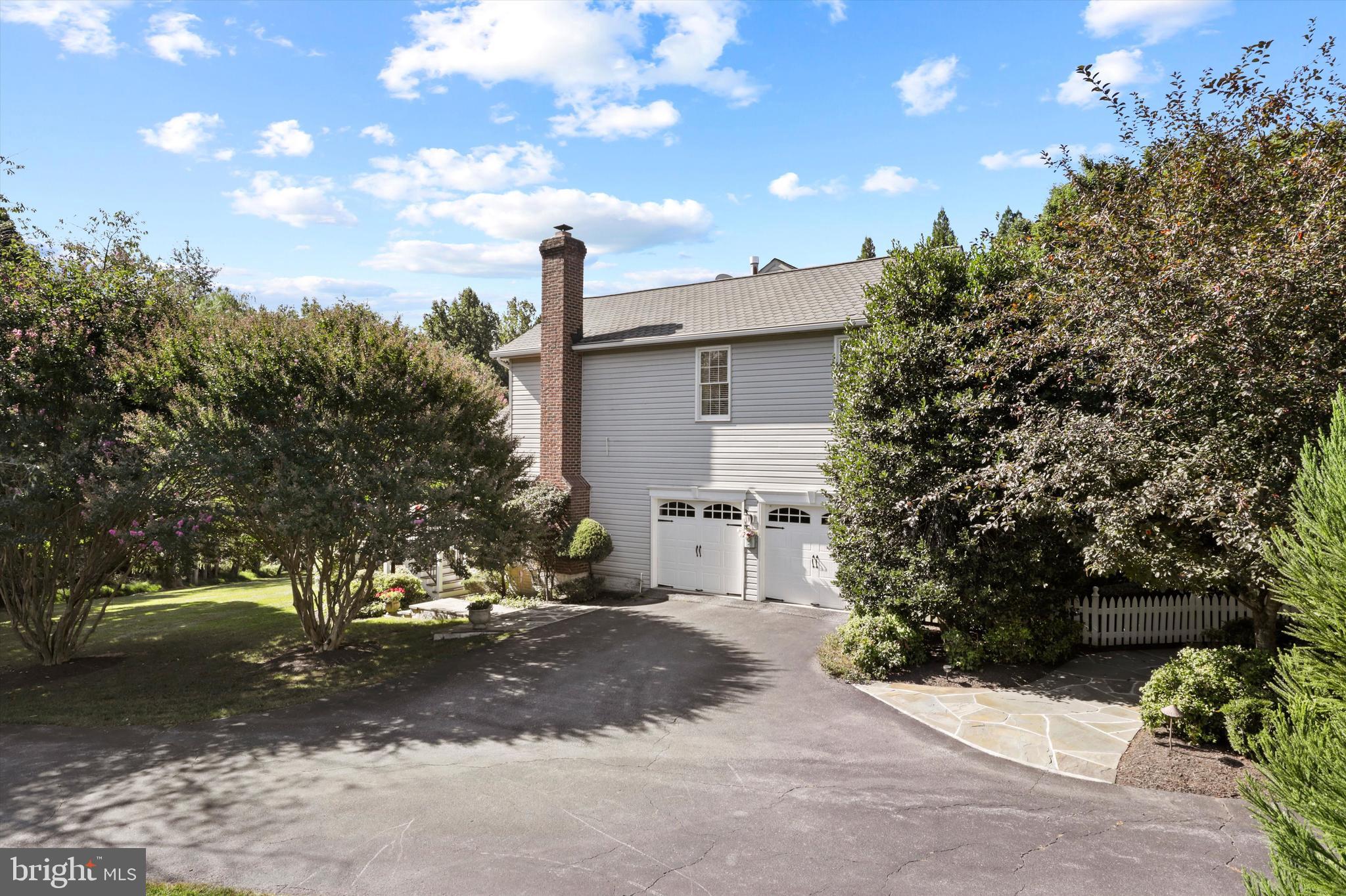 9704 Huntmaster Road Gaithersburg, MD 20882 - Photo 58 of 69 Driveway