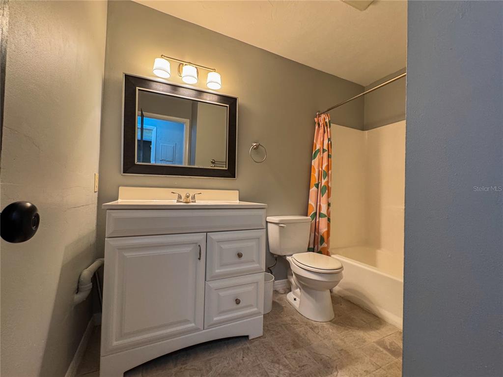 1015 Southwest 9th Street, Unit D21 Gainesville, FL 32601 - Photo 12 of 15