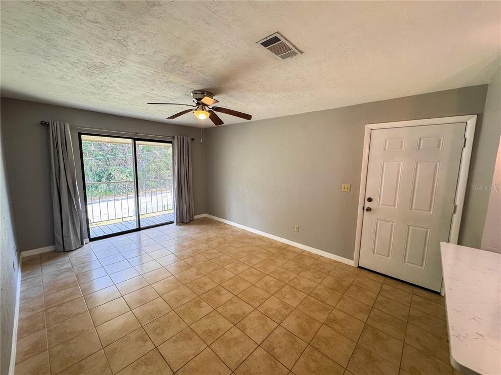 1015 Southwest 9th Street, Unit D21 Gainesville, FL 32601 - Photo 4 of 15