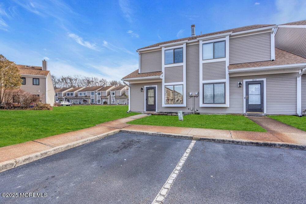 802 Sandra Place Brick, NJ 08724 - Photo 4 of 35 004_dsc02875-1_584