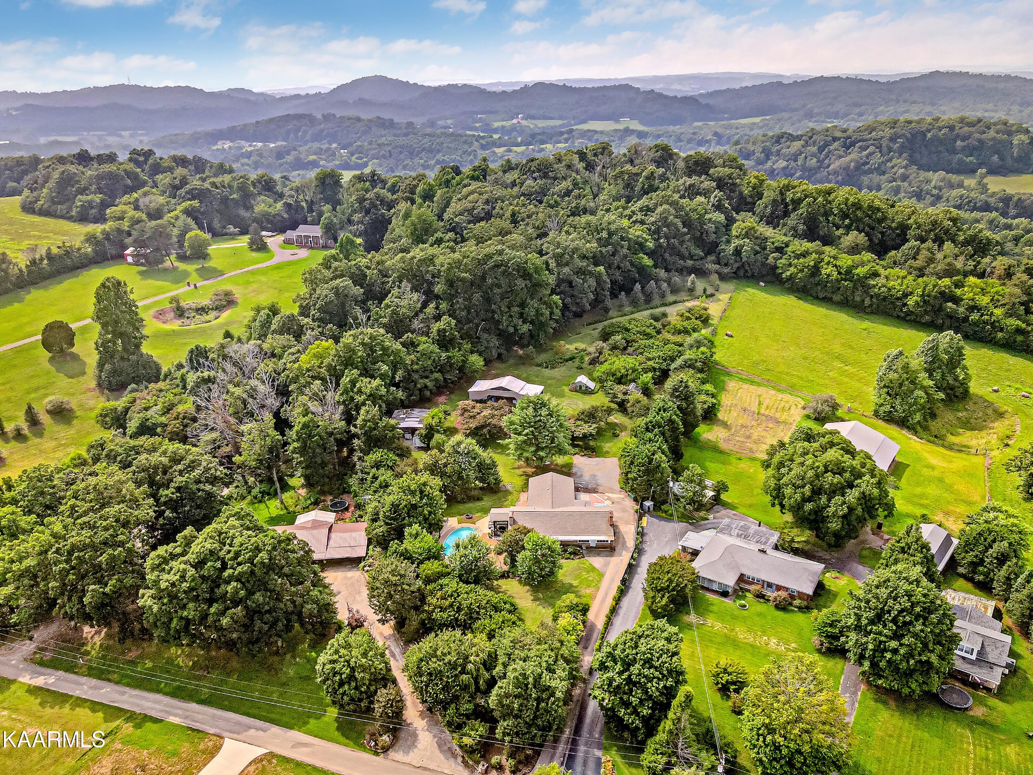 1034 Kirk Road Greenback, TN 37742 - Photo 36 of 41 Gallery Image 36