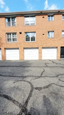 $2,400 | 15 Wilmer Street, Unit 8, Madison, NJ 07940