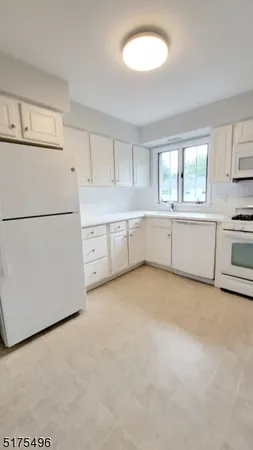 $2,400 | 15 Wilmer Street, Unit 8, Madison, NJ 07940