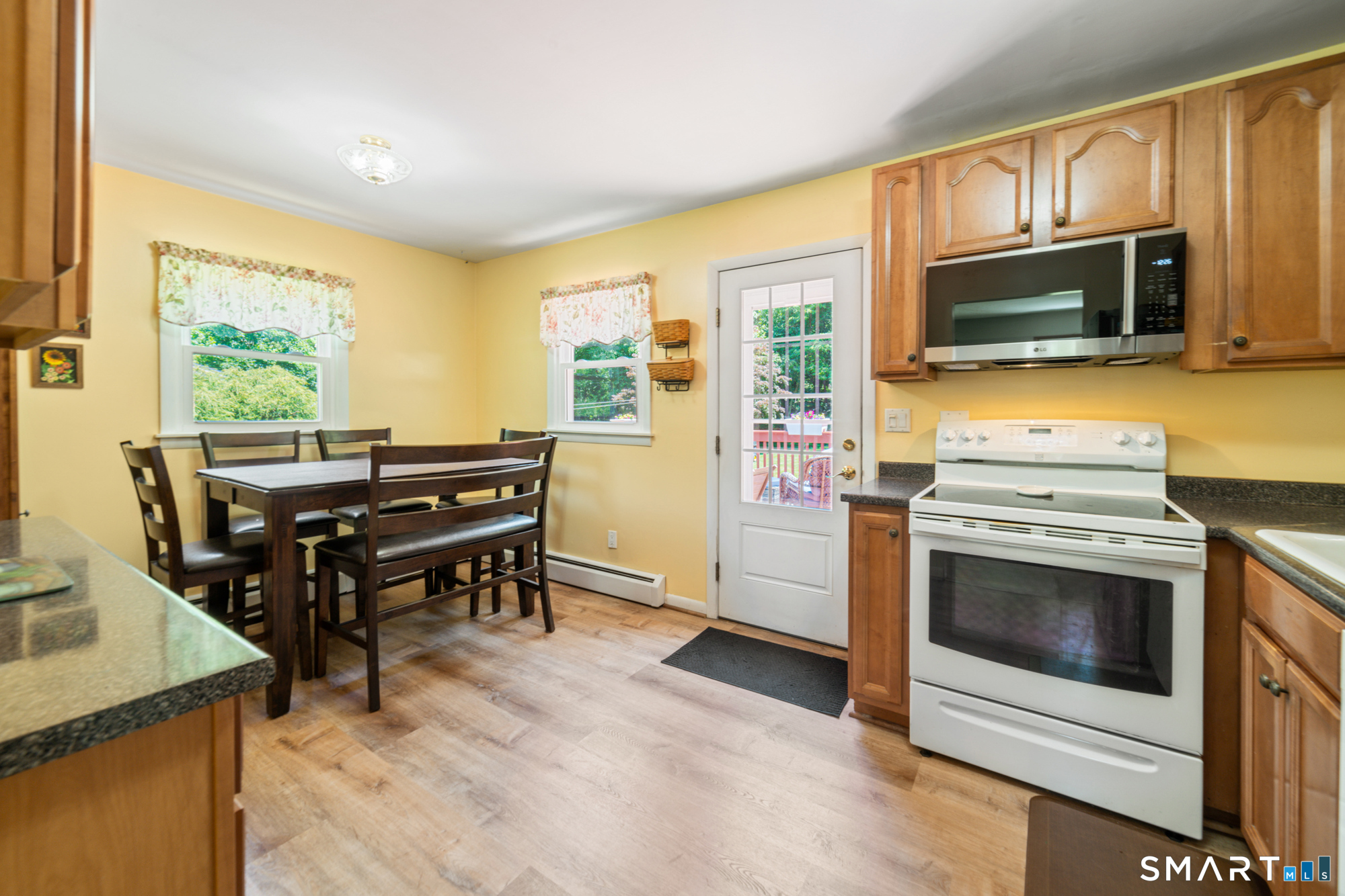 47 Colony Road Seymour, CT 06483 - Photo 7 of 28