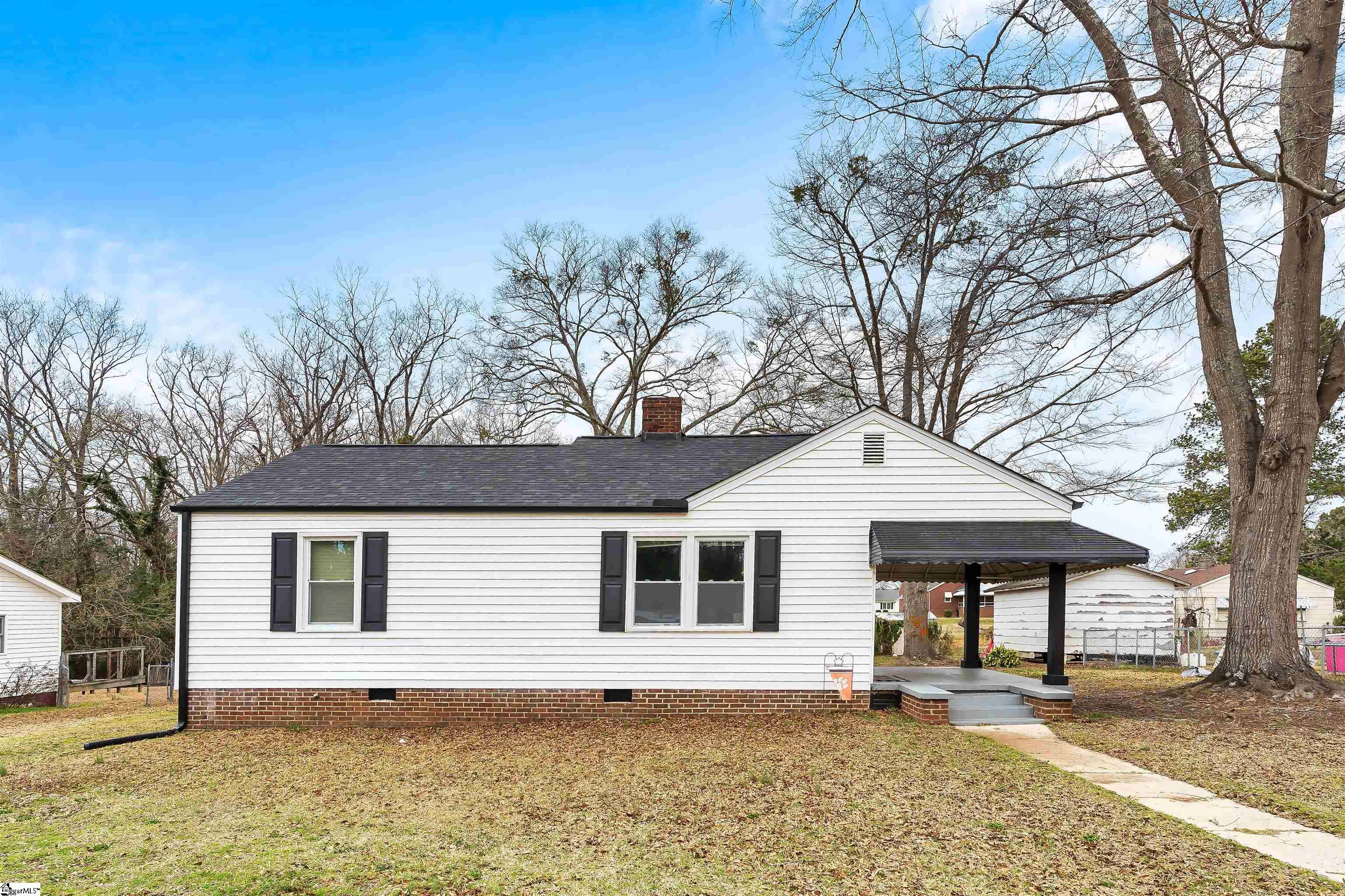 209 Maple Street Union, SC 29379 - Photo 1 of 22