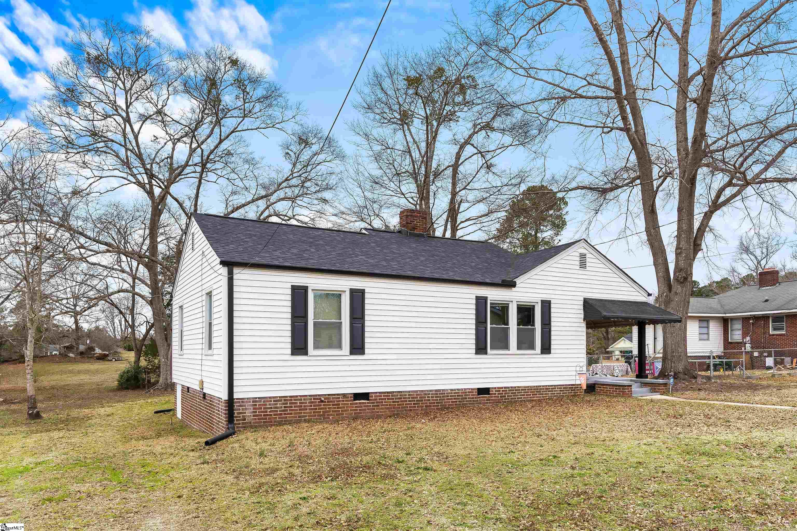 209 Maple Street Union, SC 29379 - Photo 2 of 22