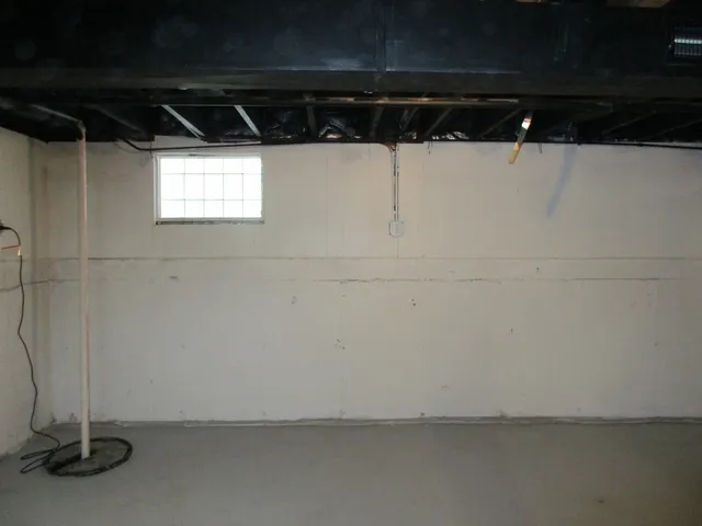 $184,900 | 14311 South Clark Street, Riverdale, IL 60827