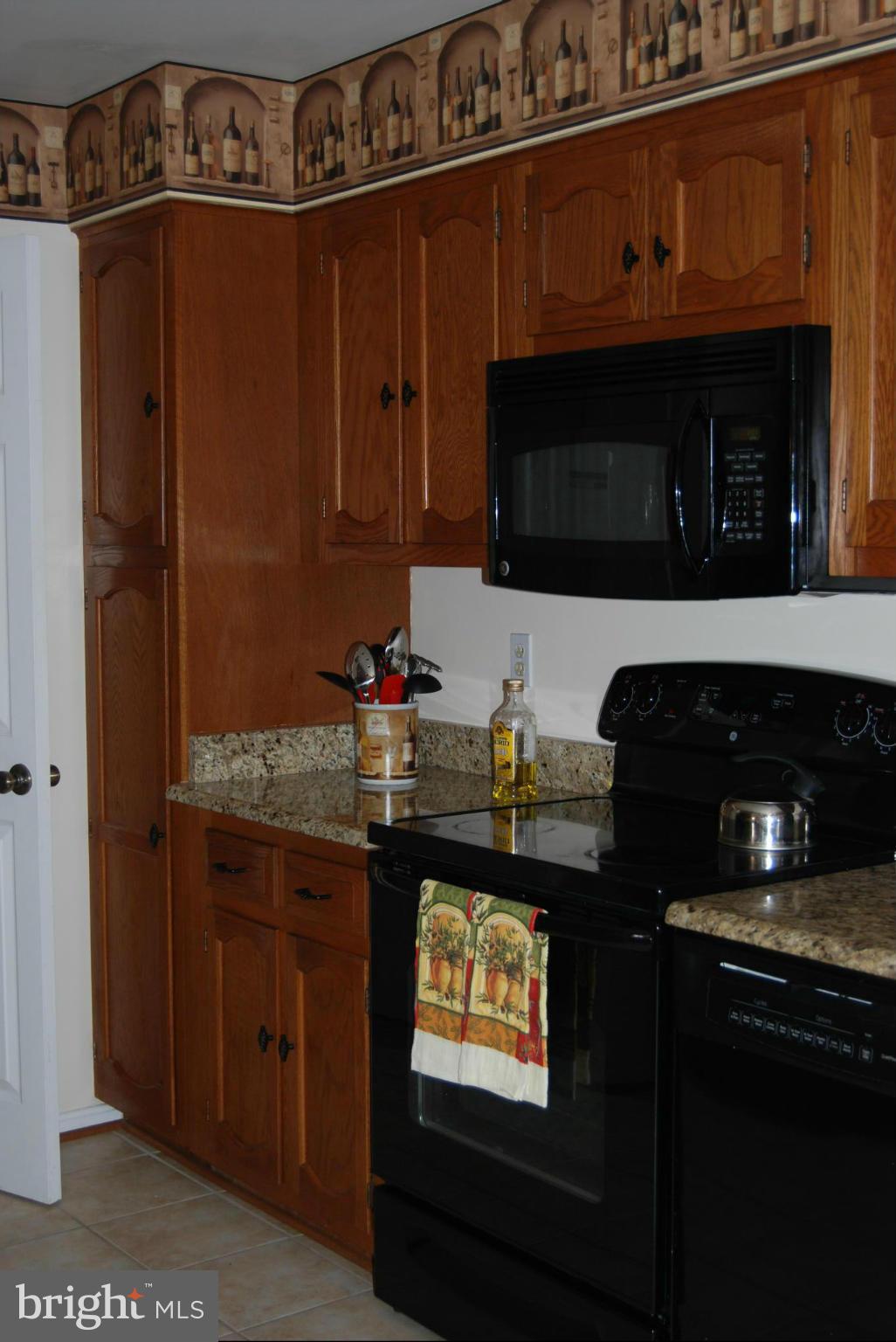 7073 Leestone Street Springfield, VA 22151 - Photo 9 of 30 Kitchen