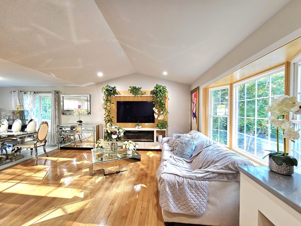 457 Granite Street Worcester, MA 01607 - Photo 12 of 42