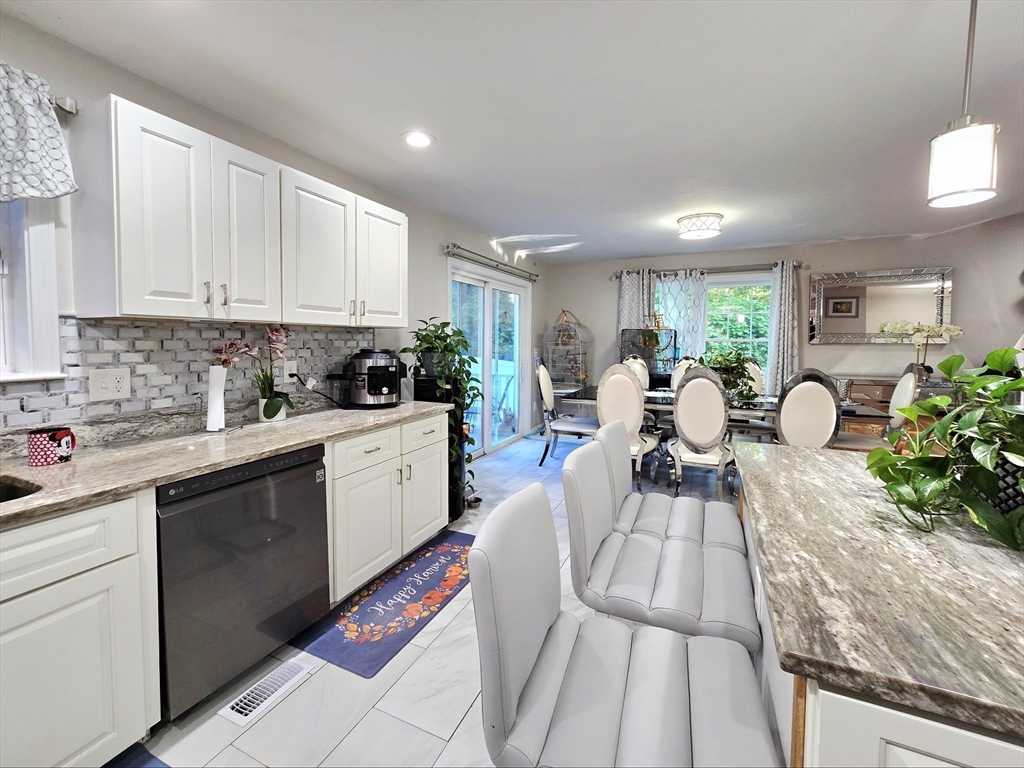 457 Granite Street Worcester, MA 01607 - Photo 3 of 42