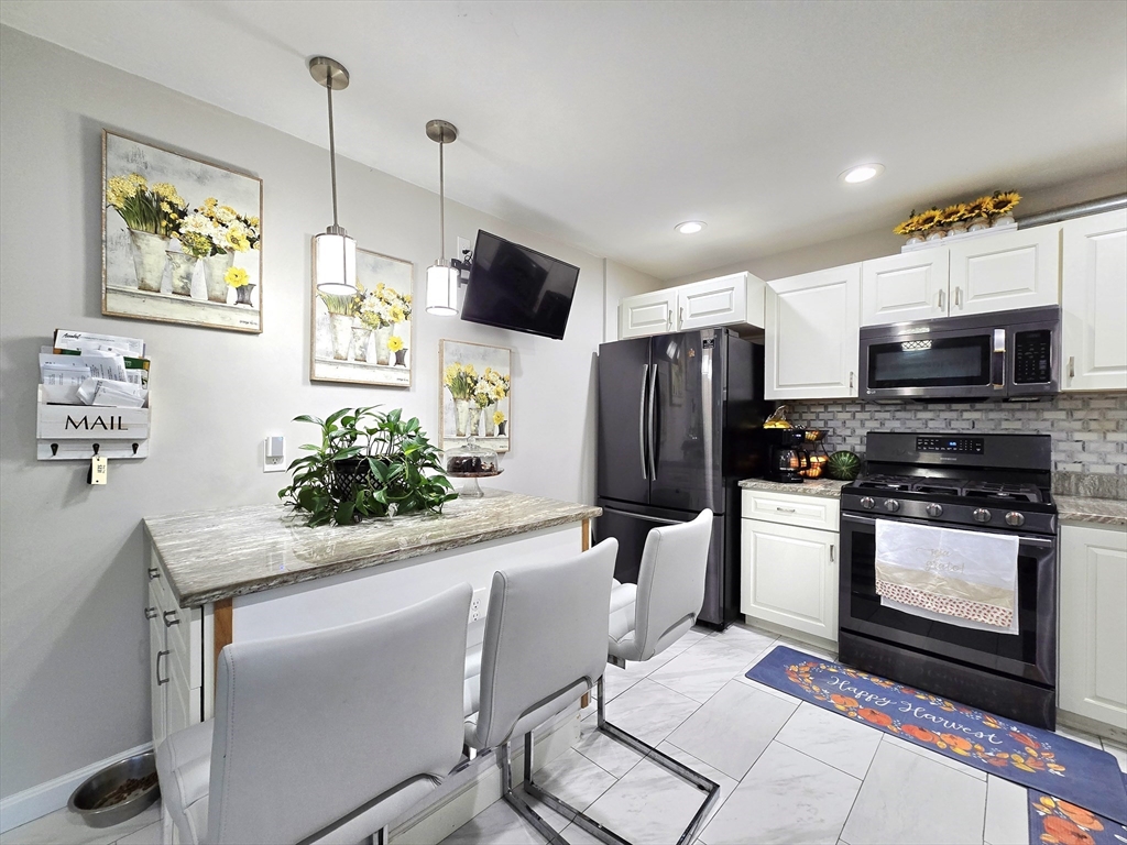 457 Granite Street Worcester, MA 01607 - Photo 4 of 42