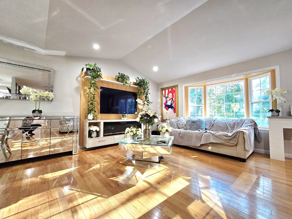 457 Granite Street Worcester, MA 01607 - Photo 9 of 42