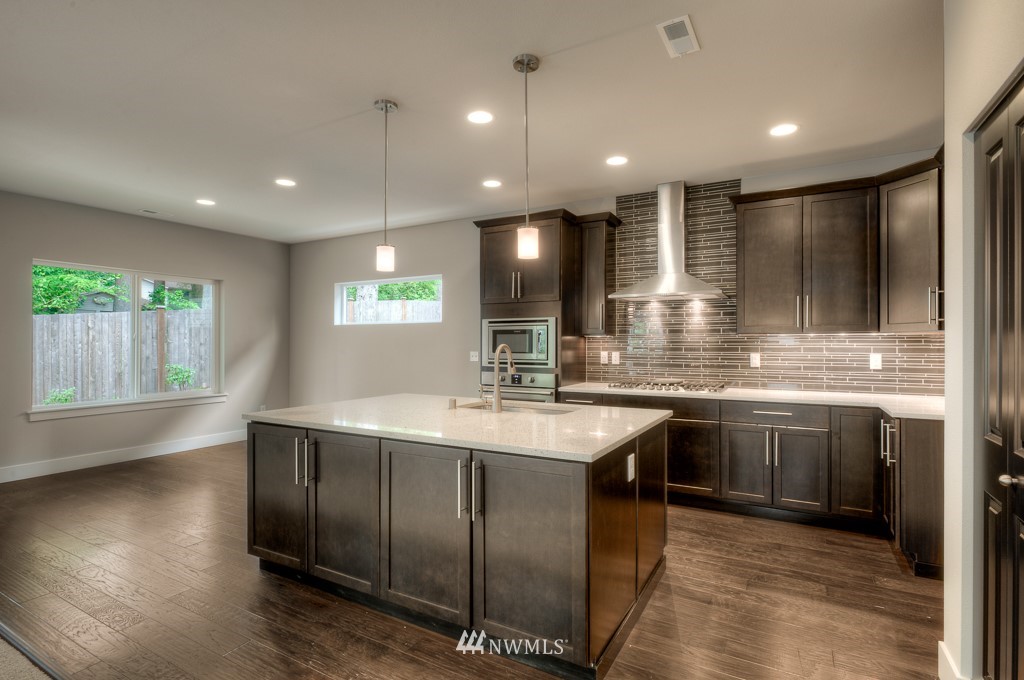 114 194th Place Southwest, Unit 6 Bothell, WA 98012 - Photo 5 of 11