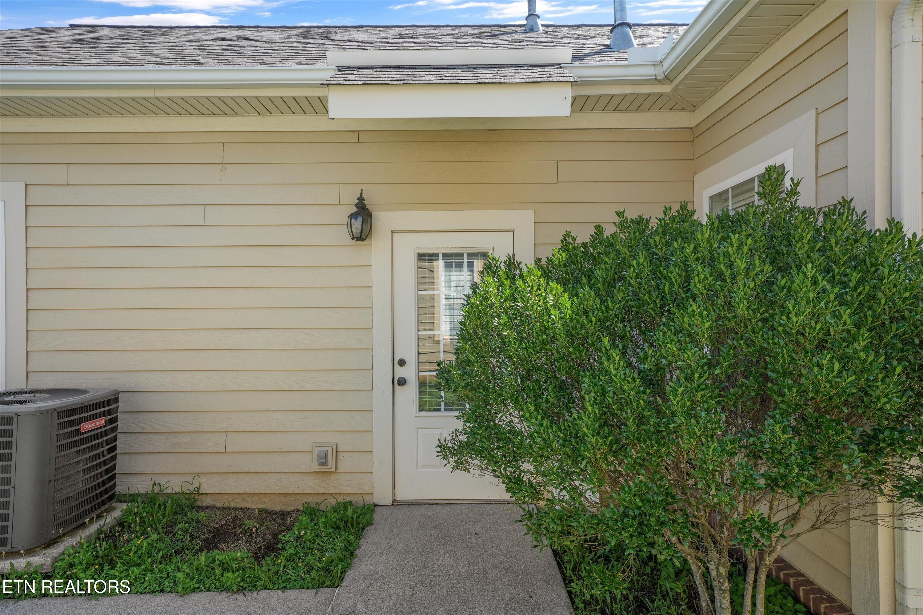 100 Forestberry Street Oak Ridge, TN 37830 - Photo 42 of 47 44-100 Forestberry St15