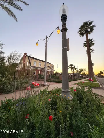 $1,750,000 | 525 West Lynwood Street, Phoenix, AZ 85003