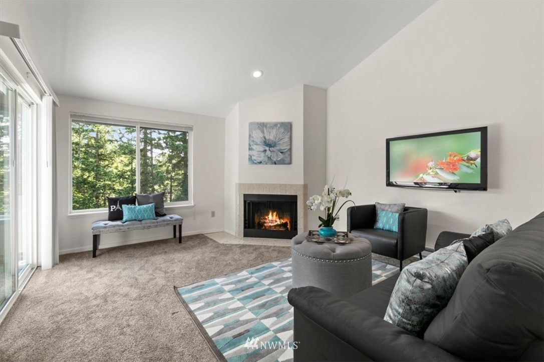 2515 Northeast 4th Street, Unit 532 Renton, WA 98056 - Photo 1 of 24