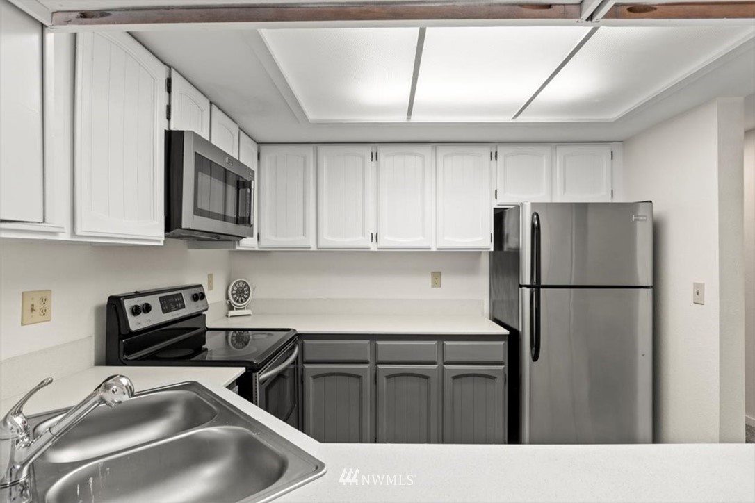 2515 Northeast 4th Street, Unit 532 Renton, WA 98056 - Photo 12 of 24