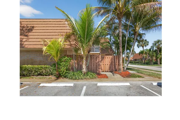 $399,000 | 825 Center Street, Unit 9A, Jupiter, FL 33458