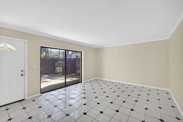 $379,000 | 825 Center Street, Unit 9A, Jupiter, FL 33458