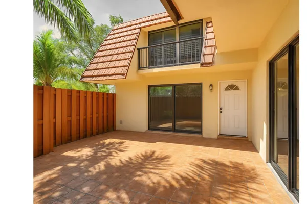 $379,000 | 825 Center Street, Unit 9A, Jupiter, FL 33458