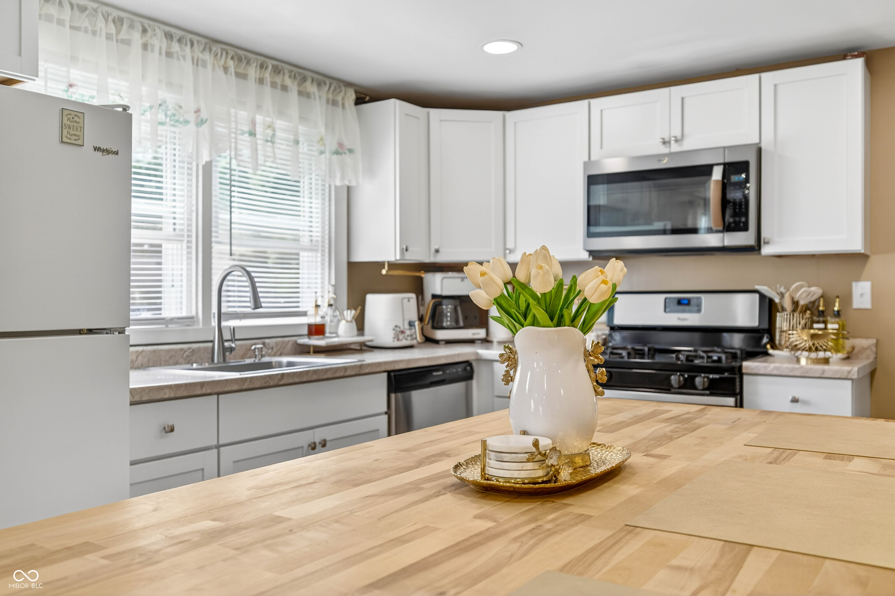 221 Della Road Columbus, IN 47203 - Photo 18 of 58