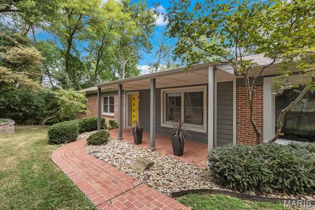 $1,318,372 | 10 Ladue Forest, St. Louis, MO 63124