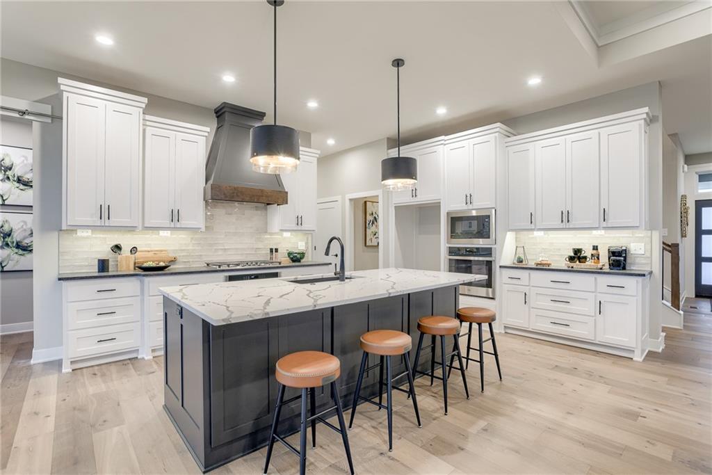 11475 South Roundtree Street Olathe, KS 66061 - Photo 16 of 47