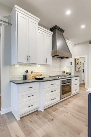 $877,565 | 11475 South Roundtree Street, Olathe, KS 66061