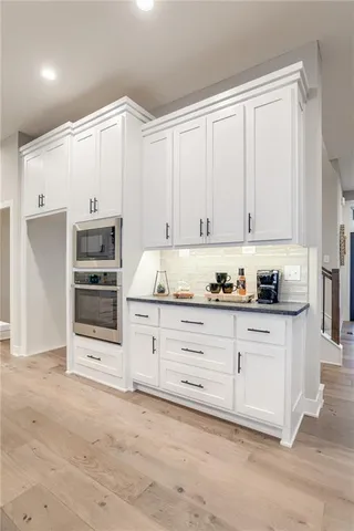 $877,565 | 11475 South Roundtree Street, Olathe, KS 66061