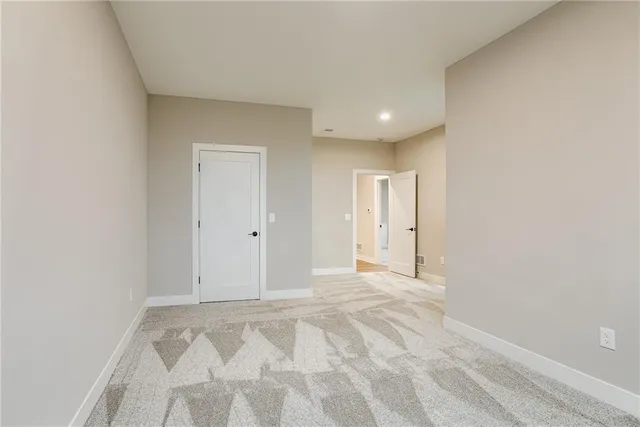 $877,565 | 11475 South Roundtree Street, Olathe, KS 66061