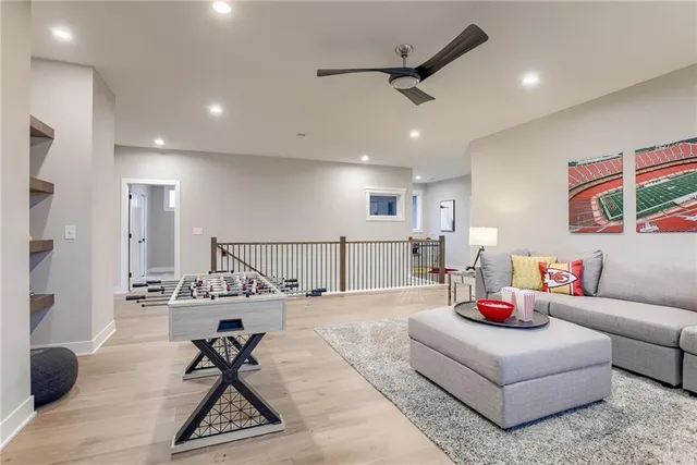 $877,565 | 11475 South Roundtree Street, Olathe, KS 66061