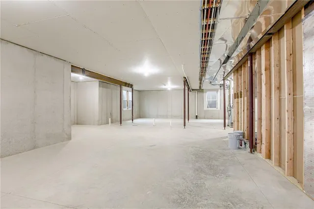 $877,565 | 11475 South Roundtree Street, Olathe, KS 66061