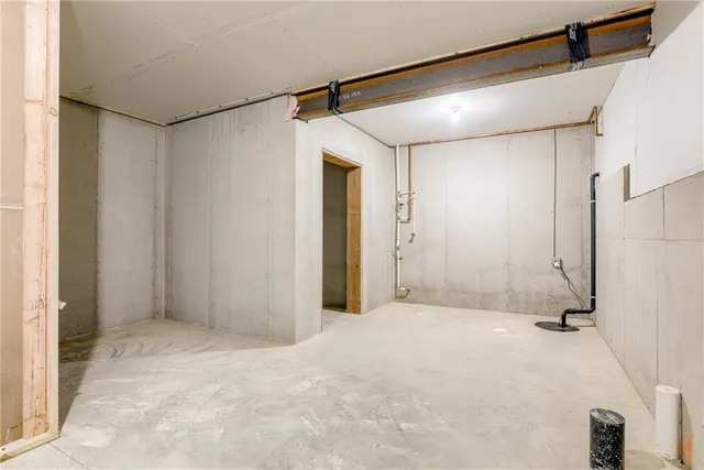 $877,565 | 11475 South Roundtree Street, Olathe, KS 66061