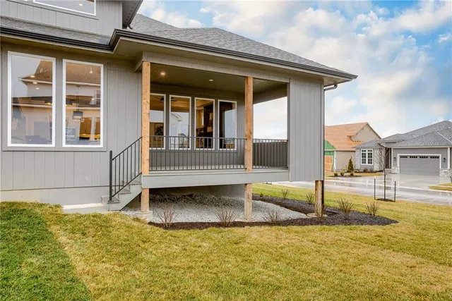 $877,565 | 11475 South Roundtree Street, Olathe, KS 66061