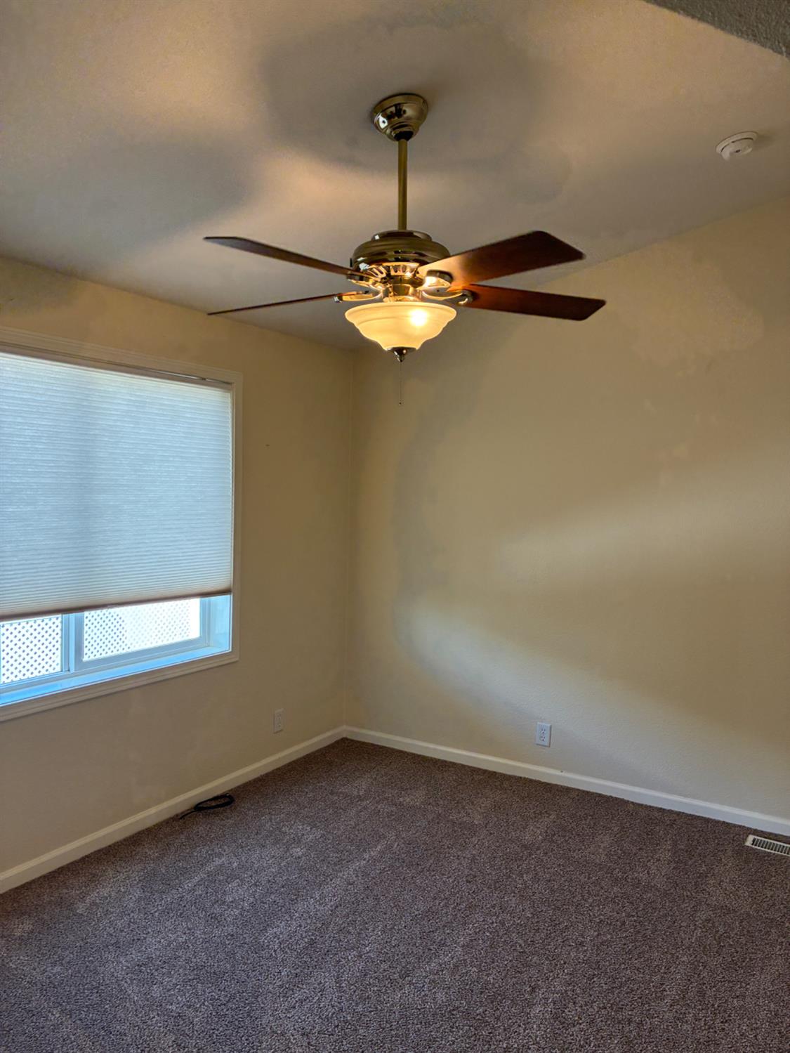 1155 Pease Road, Unit 408 Yuba City, CA 95991 - Photo 17 of 45 a view of empty room with window