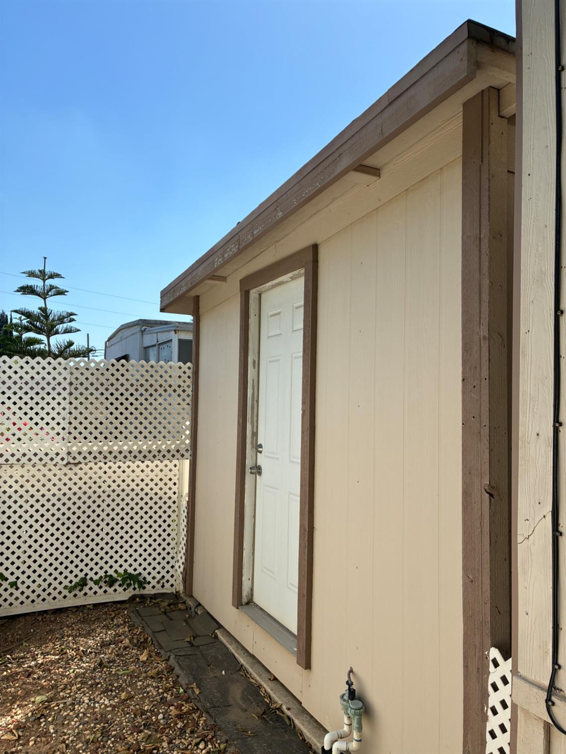 1155 Pease Road, Unit 408 Yuba City, CA 95991 - Photo 43 of 45 a view of a wooden door