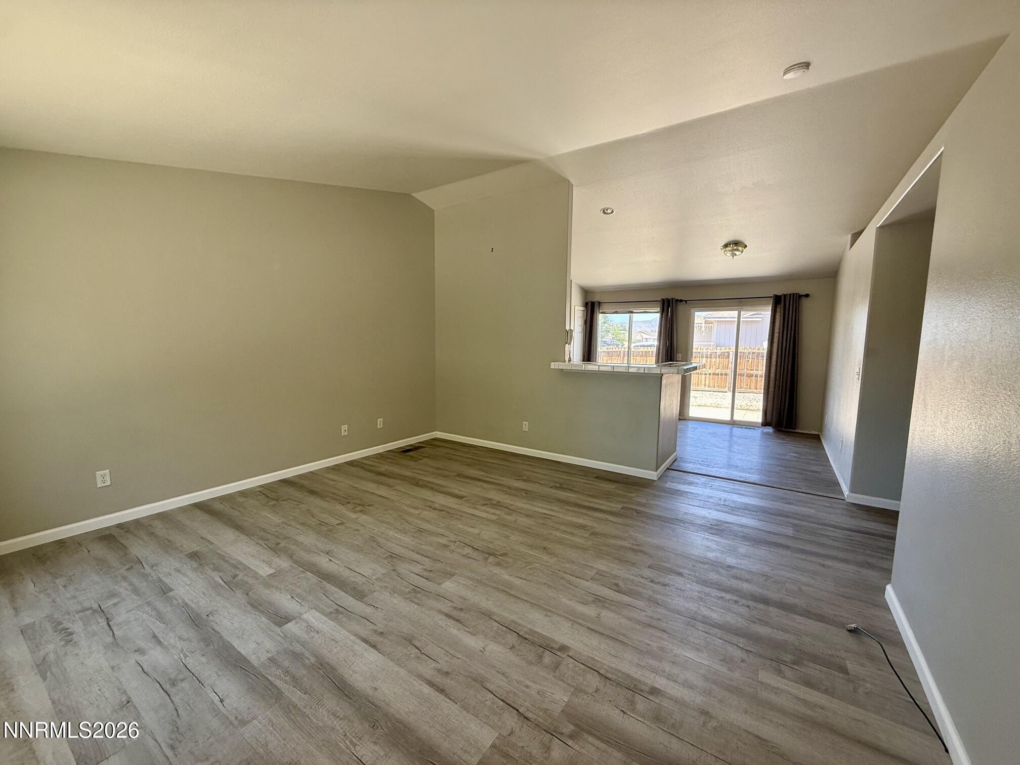 310 Emigrant Way Fernley, NV 89408 - Photo 3 of 16 IMG_7677