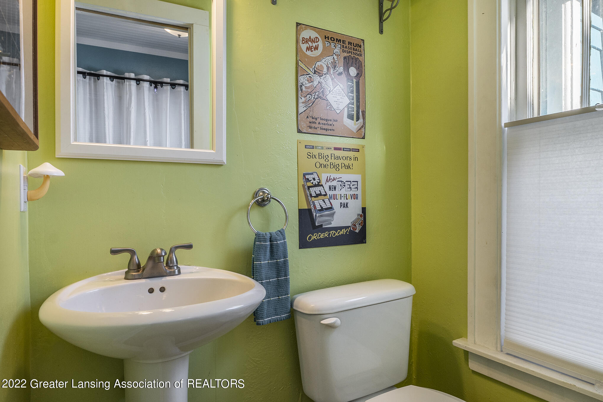 2507 Eaton Road Lansing, MI 48910 - Photo 9 of 21 Bathroom 1
