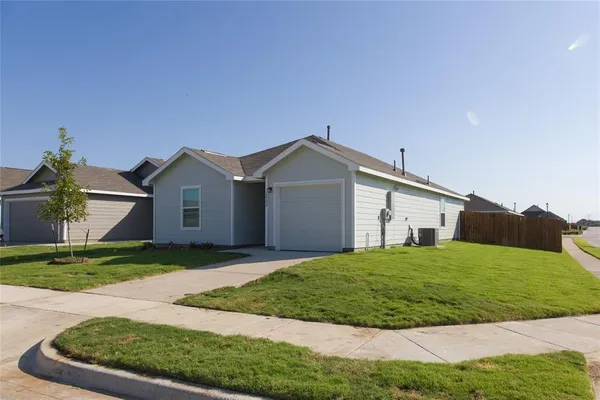 $1,895 | 5902 Nyquist Way, Forney, TX 75126