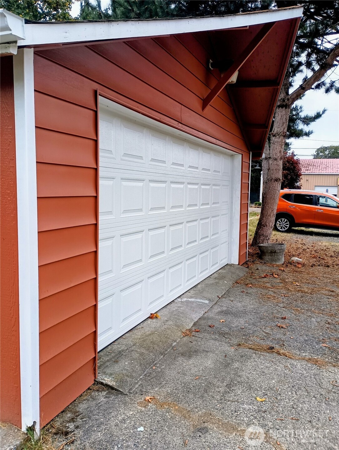 14607 Union Avenue Southwest Lakewood, WA 98498 - Photo 39 of 40 a view of a garage