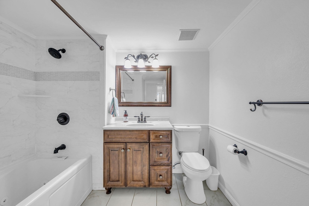 1 Commodore Court, Unit 202 Hull, MA 02045 - Photo 21 of 29