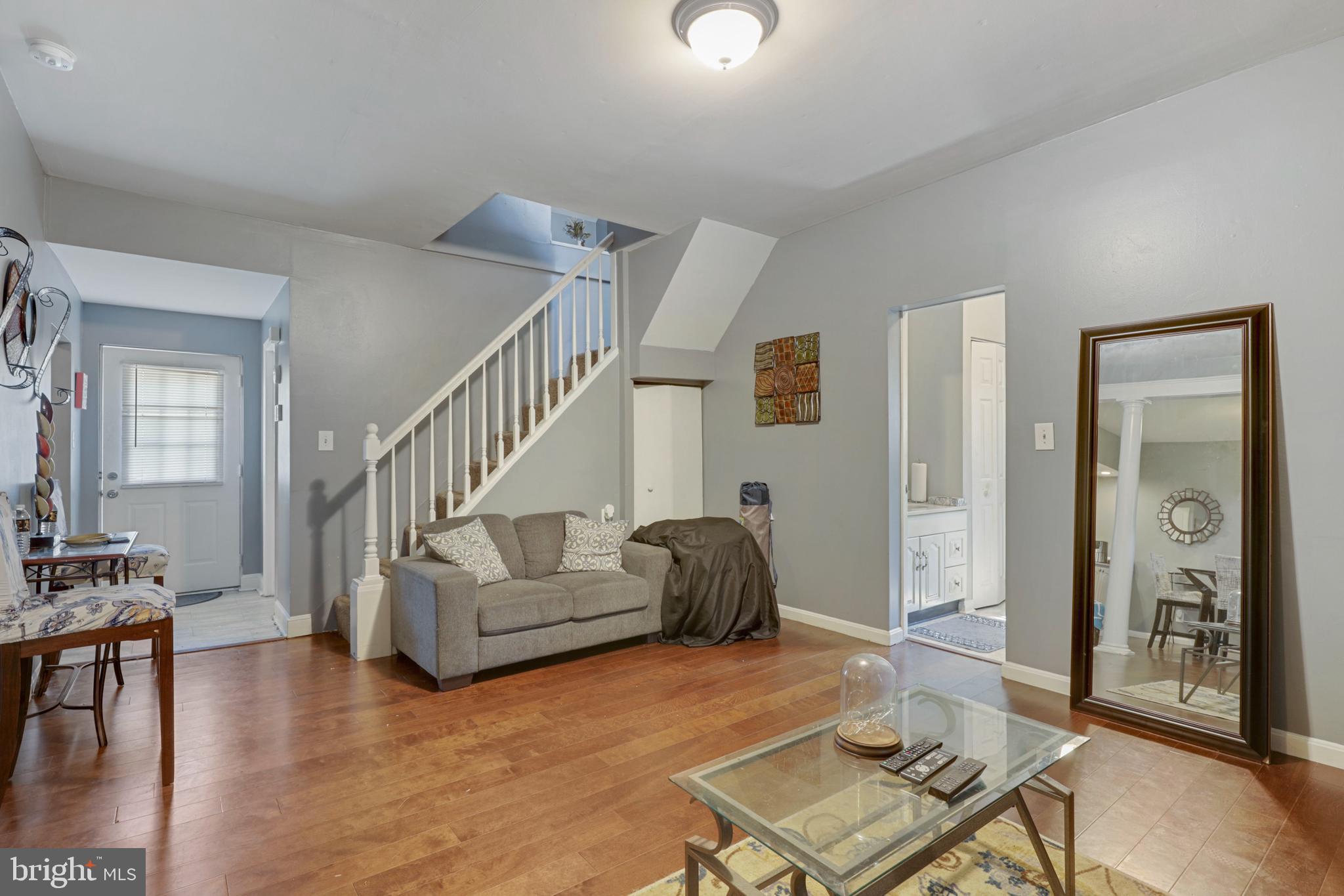 6500 Golden Ring Road Baltimore, MD 21237 - Photo 15 of 39 Living Room