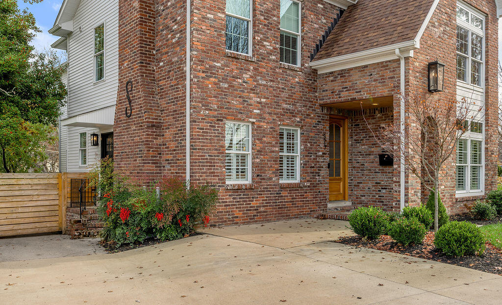 373 Cochran Road Lexington, KY 40502 - Photo 6 of 83 TDB_7102