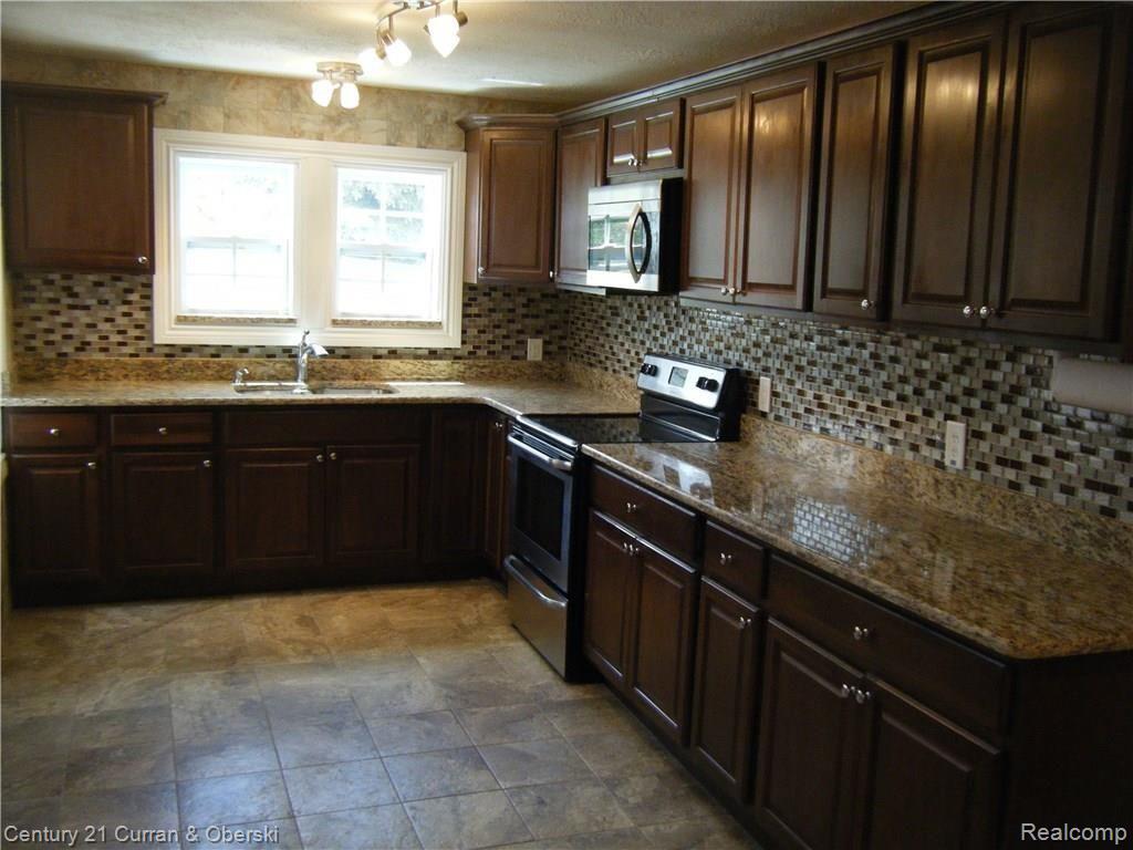 4539 Hannan Road Wayne, MI 48184 - Photo 14 of 31 DSCF8105.JPG