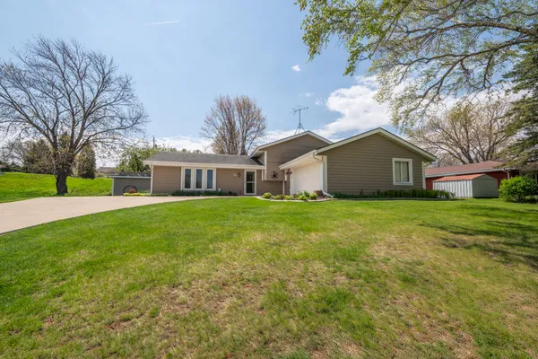 $459,900 | N97-w21763 Whitehorse Drive, Colgate, WI 53017