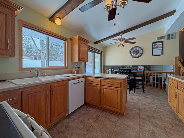 $469,900 | N97-w21763 Whitehorse Drive, Colgate, WI 53017