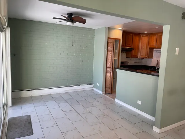 $270,000 | 2500 Bayside Drive, Unit 3, Palatine, IL 60074