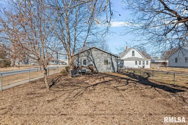 $179,900 | 132 West Jones Street, Williamsville, IL 62693